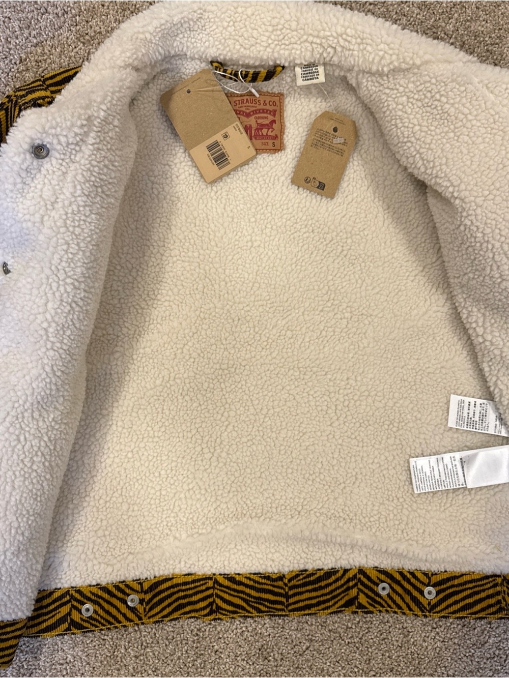 Levi's Tiger Print Sherpa Trucker Jacket Small Gold Corduroy - Picture 7 of 9